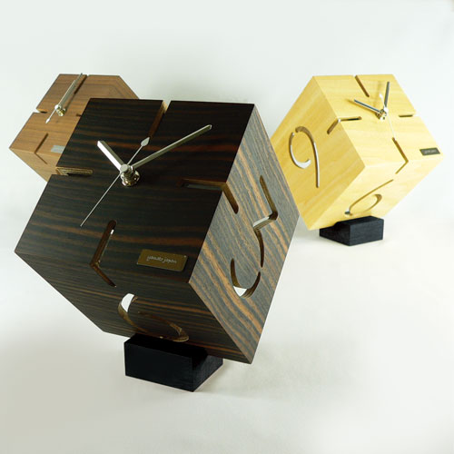 アートな木製時計/ダイスのアップ